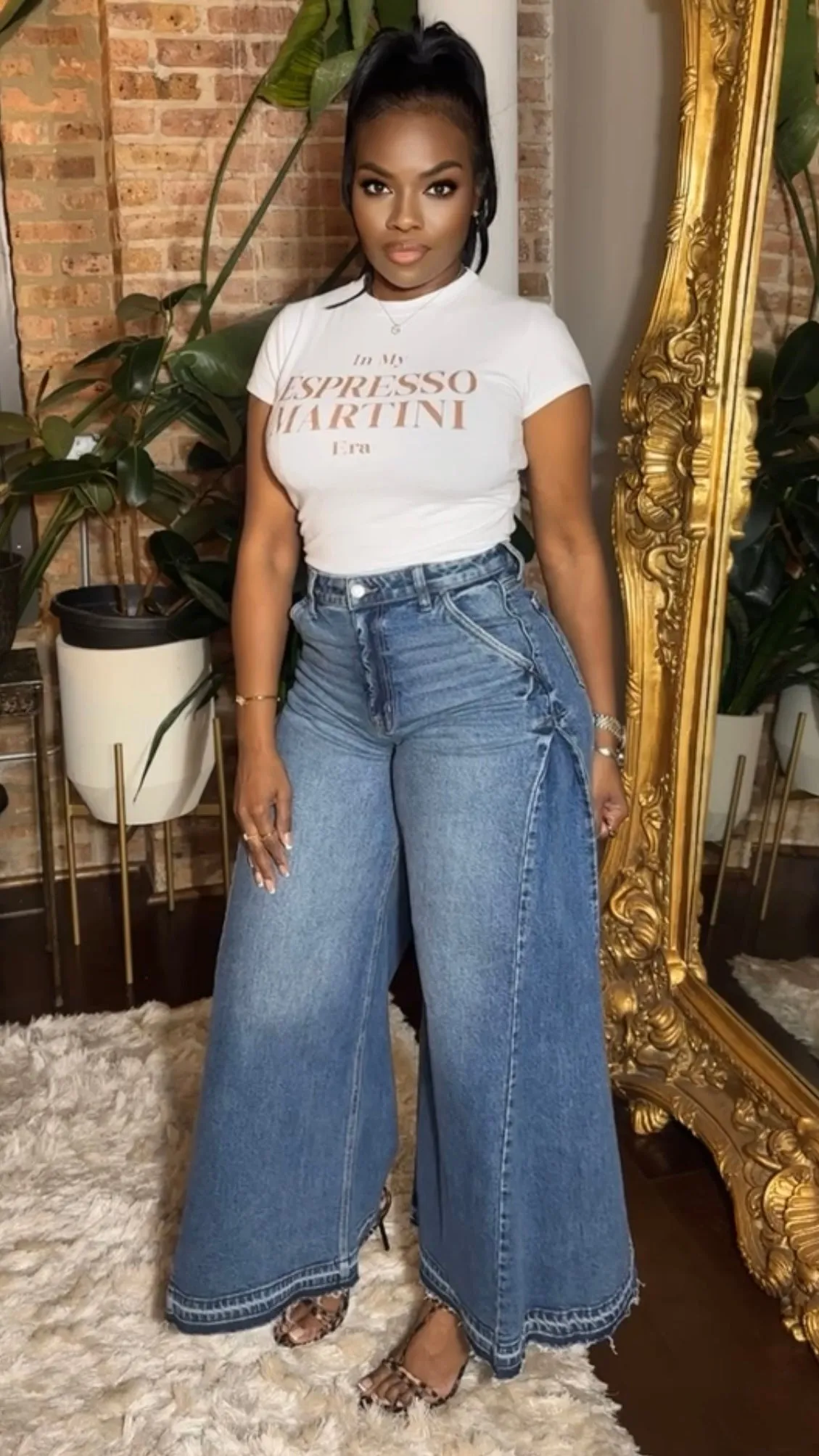 High Waist Wide Leg Jeans - Medium Wash
