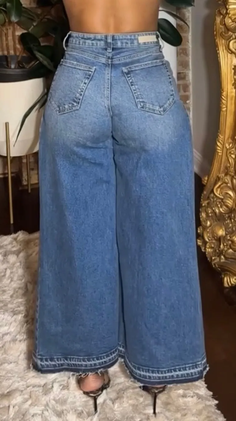 High Waist Wide Leg Jeans - Medium Wash