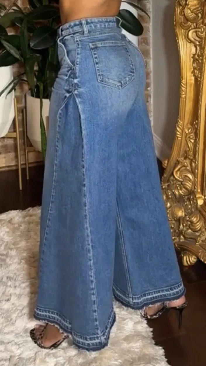 High Waist Wide Leg Jeans - Medium Wash