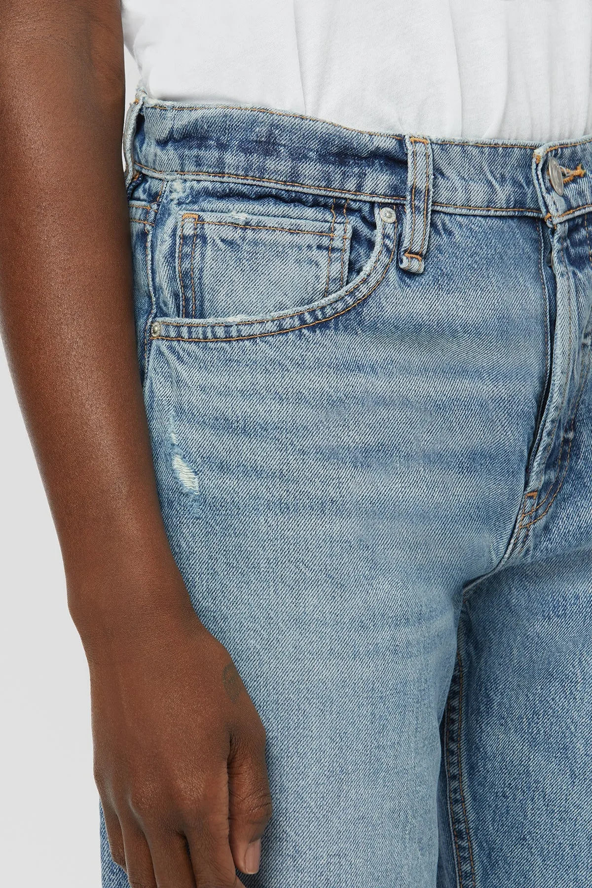 Thalia 90s Loose Fit Jean - Feel Alive