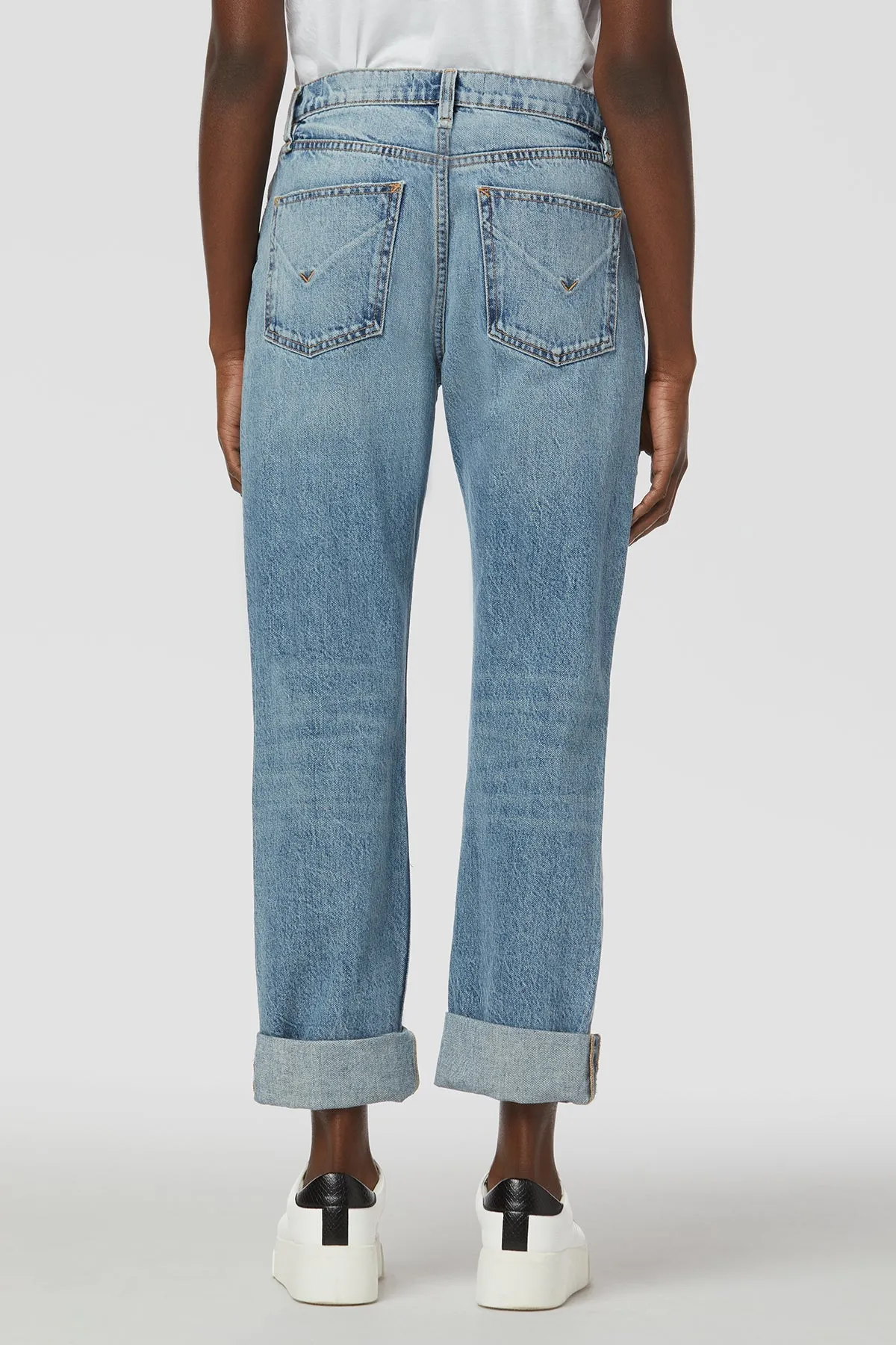 Thalia 90s Loose Fit Jean - Feel Alive